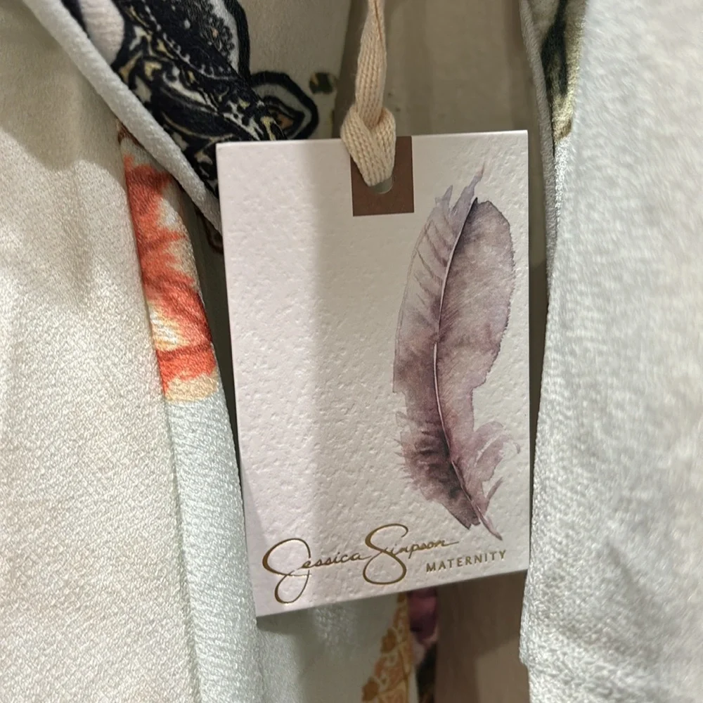 Jessica Simpson Maternity Dress with Feather Tag - Picture 3 of 6